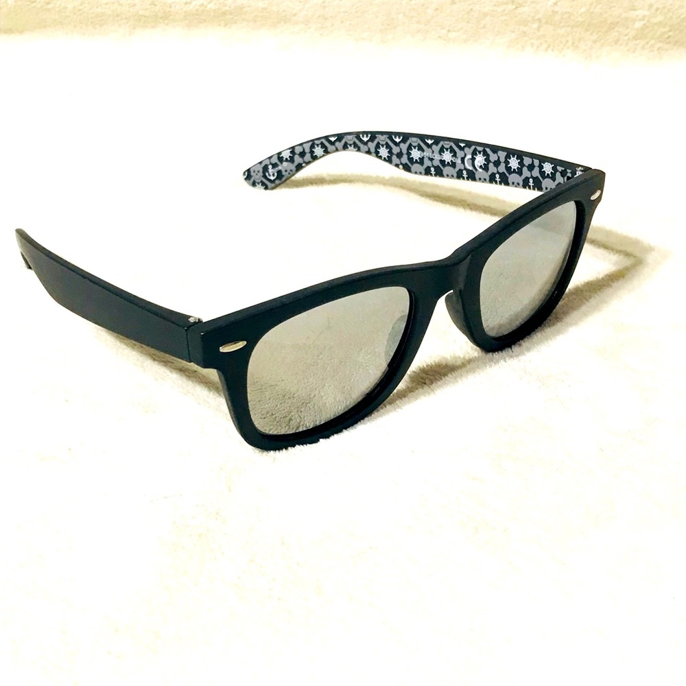 Disney Mickey Mouse Wayfarer Sunglasses